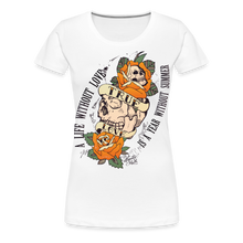 Charger l'image dans la galerie, T-shirt Femme Old Skulls Tattoo True Love - blanc