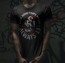 Charger l'image dans la galerie, T-shirt Tattoo old school Homme Luck Something helps noir
