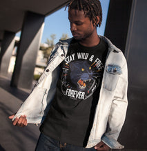 Charger l'image dans la galerie, T-shirt Tattoo old school Homme Stay wild and free panther noir