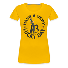 Charger l&#39;image dans la galerie, T-shirt Femme Have a very lucky day - jaune soleil
