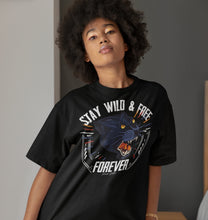 Charger l&#39;image dans la galerie, T-shirt Femme Stay wild and free panther noir
